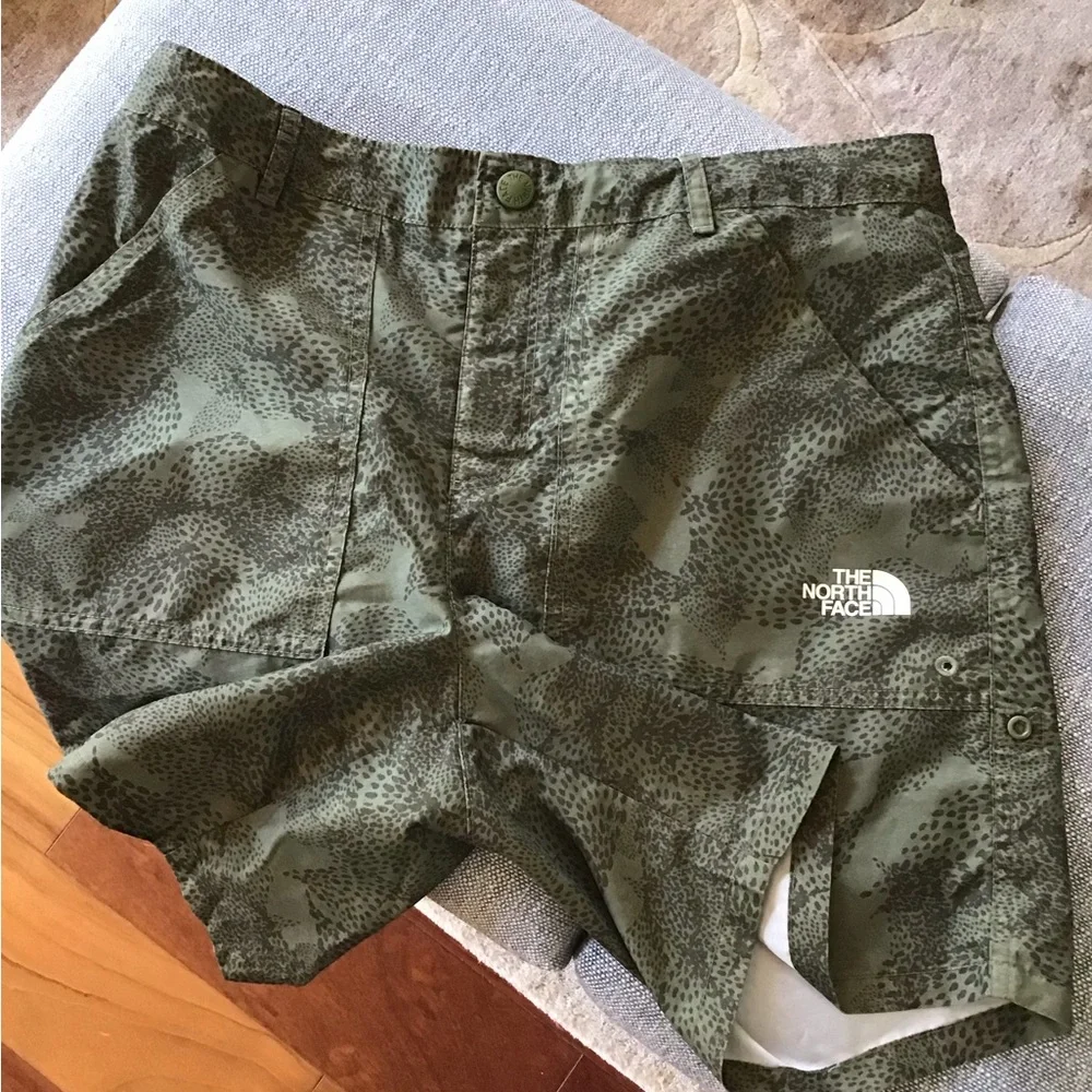 The North Face Amphibious Shorts Adjustable Waist Lightweight Hiking Shorts Girl